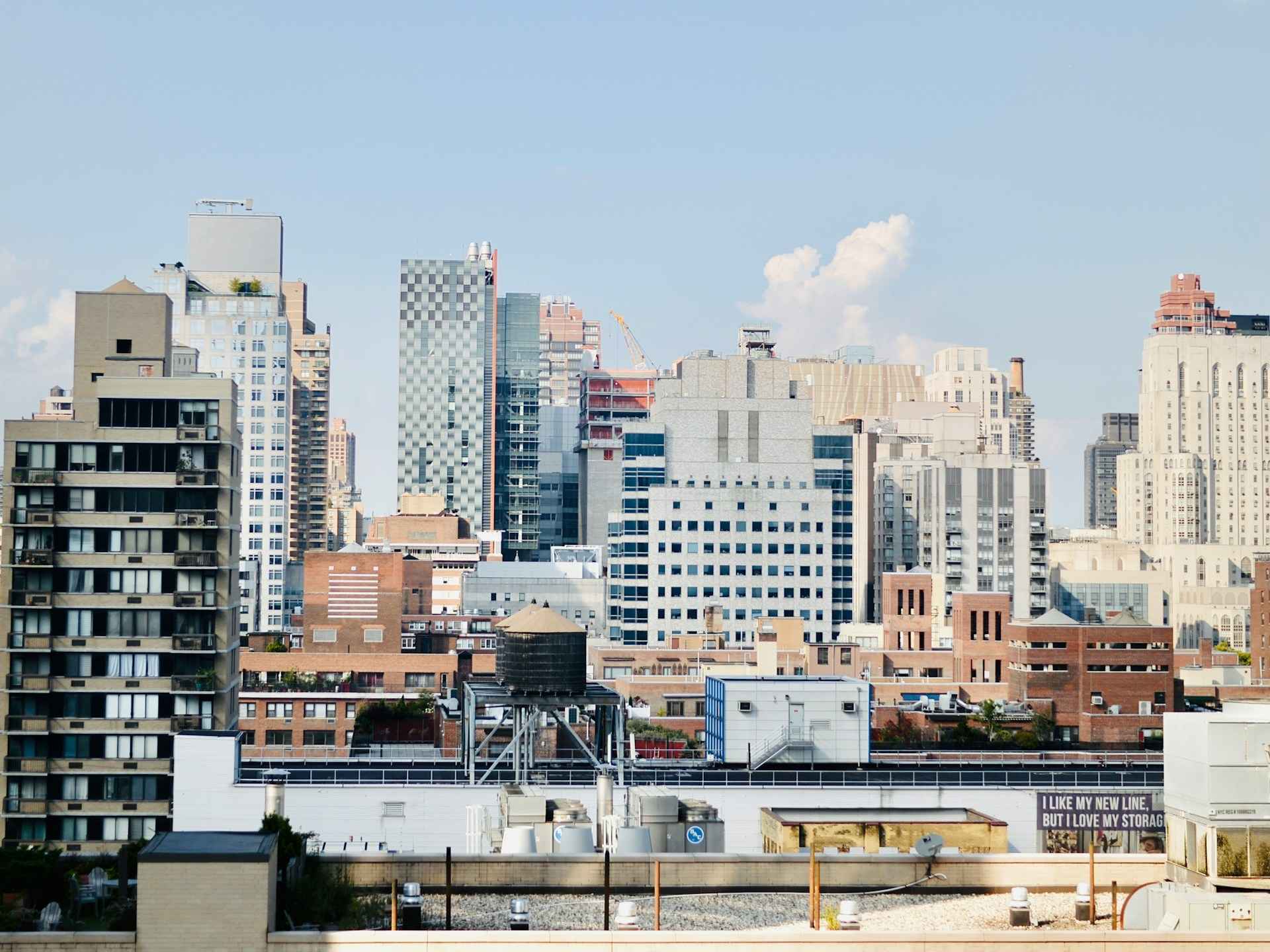 <a href="/posts/is-rooftop-dwelling-legal">頂樓加蓋合法</a>嗎？