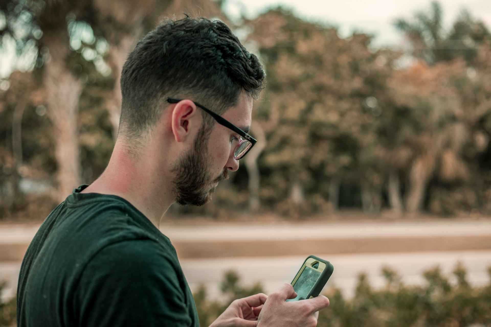 手機錄音可以當證據嗎？律師：小心踩到法律地雷！