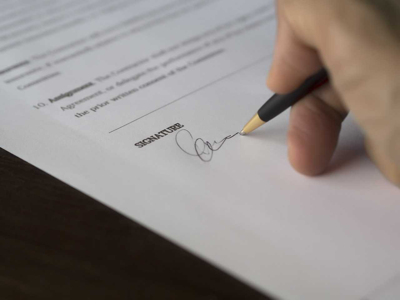 幫忙簽名就是偽造文書？偽造文書罪 3大構成要件一次看！