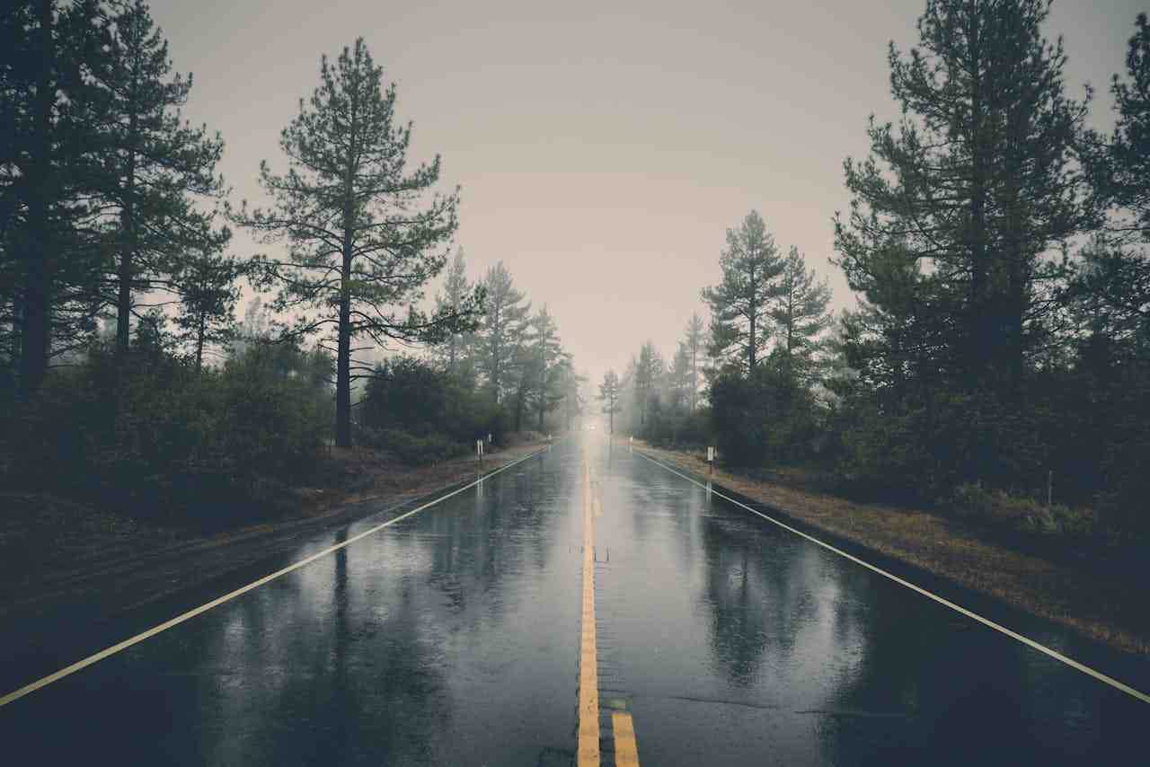 私人土地既成道路怎麼認定？律師詳解法律規範與解決方案！