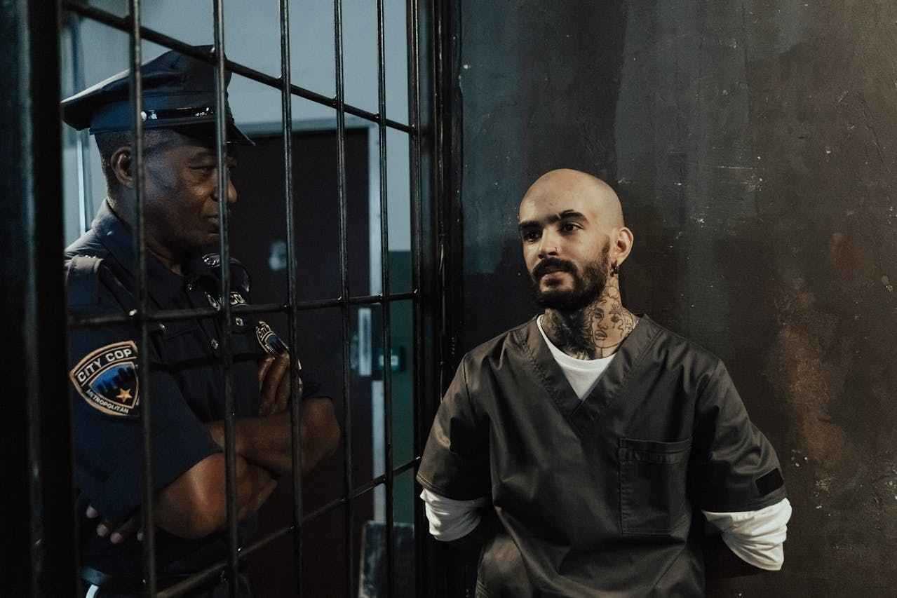 合併執行是什麼？律師解析數罪併罰的刑期計算方式