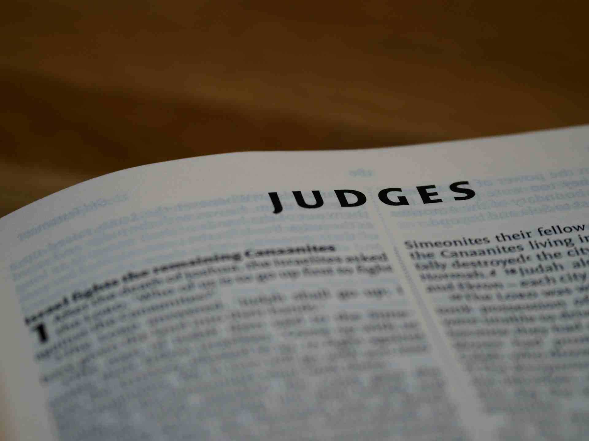 自由心證意思是什麼？律師詳解定義，了解法官如何判斷！