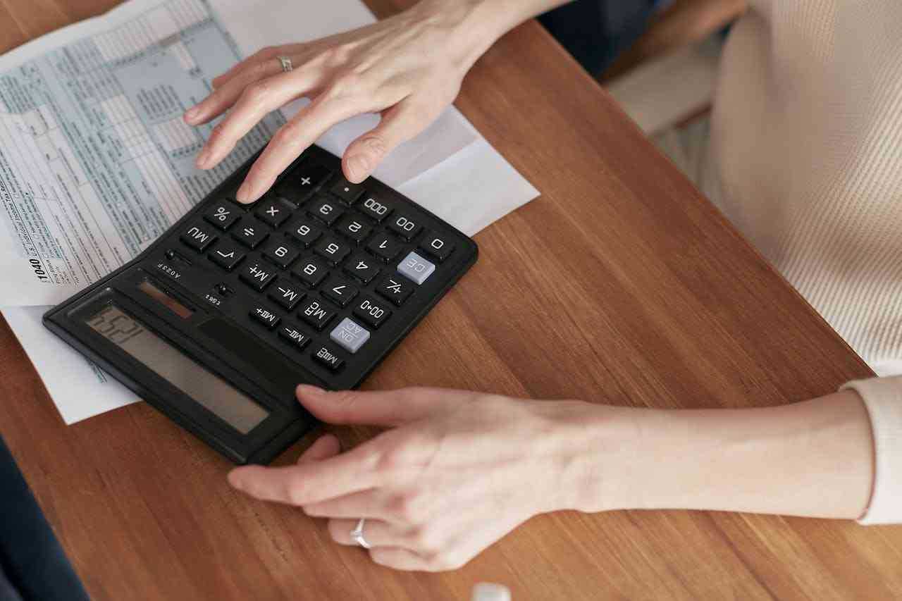 民事訴訟費用誰付