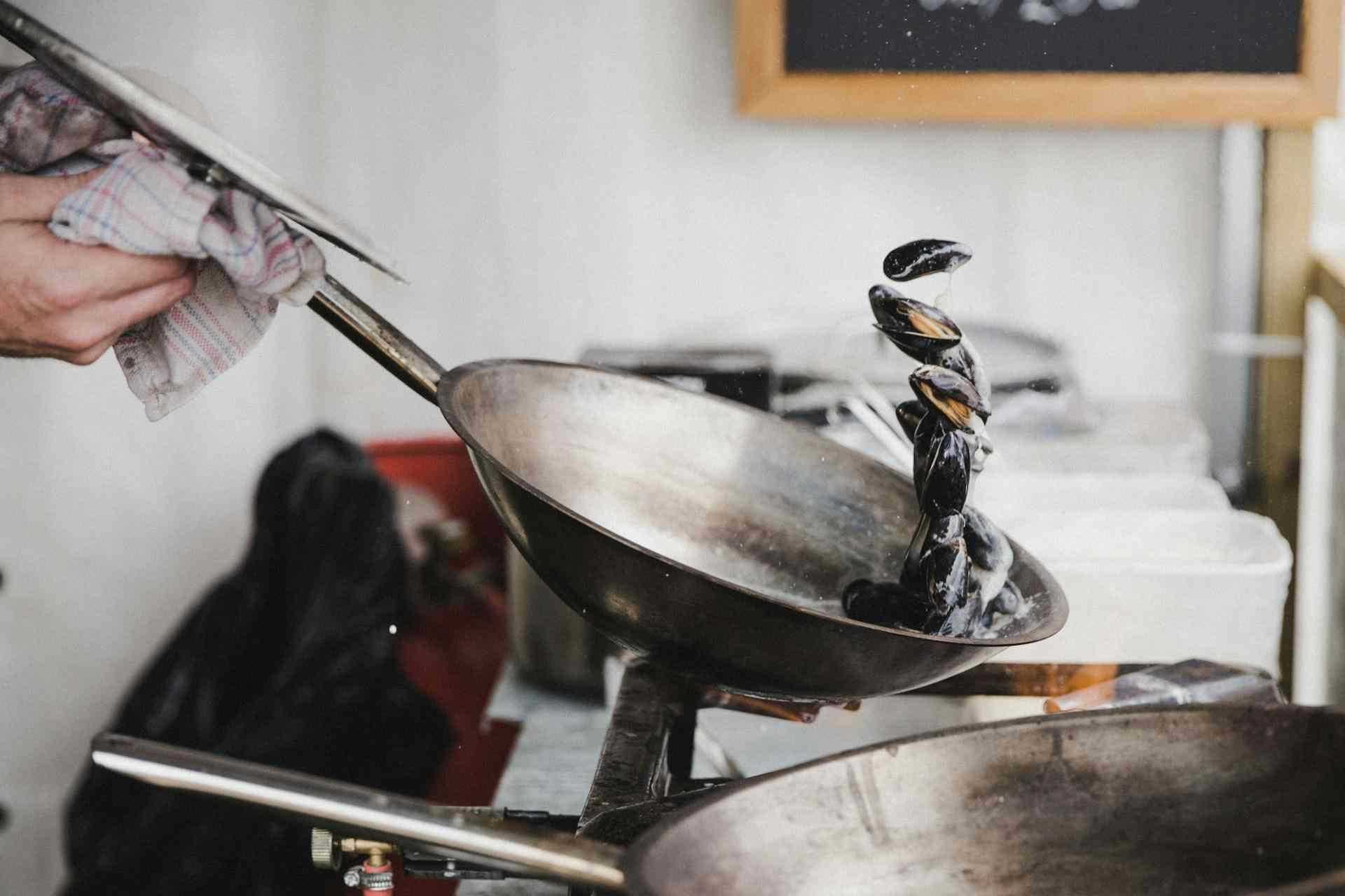 餐廳油煙檢舉怎麼做？相關環保法規全解析！