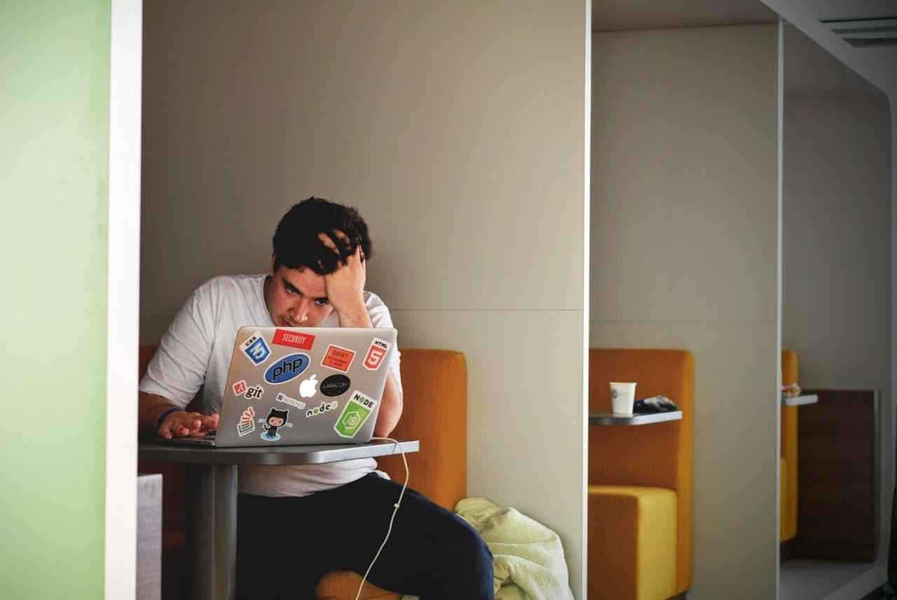 「最低服務年限」是什麼？新鮮人必知的勞動契約條款！